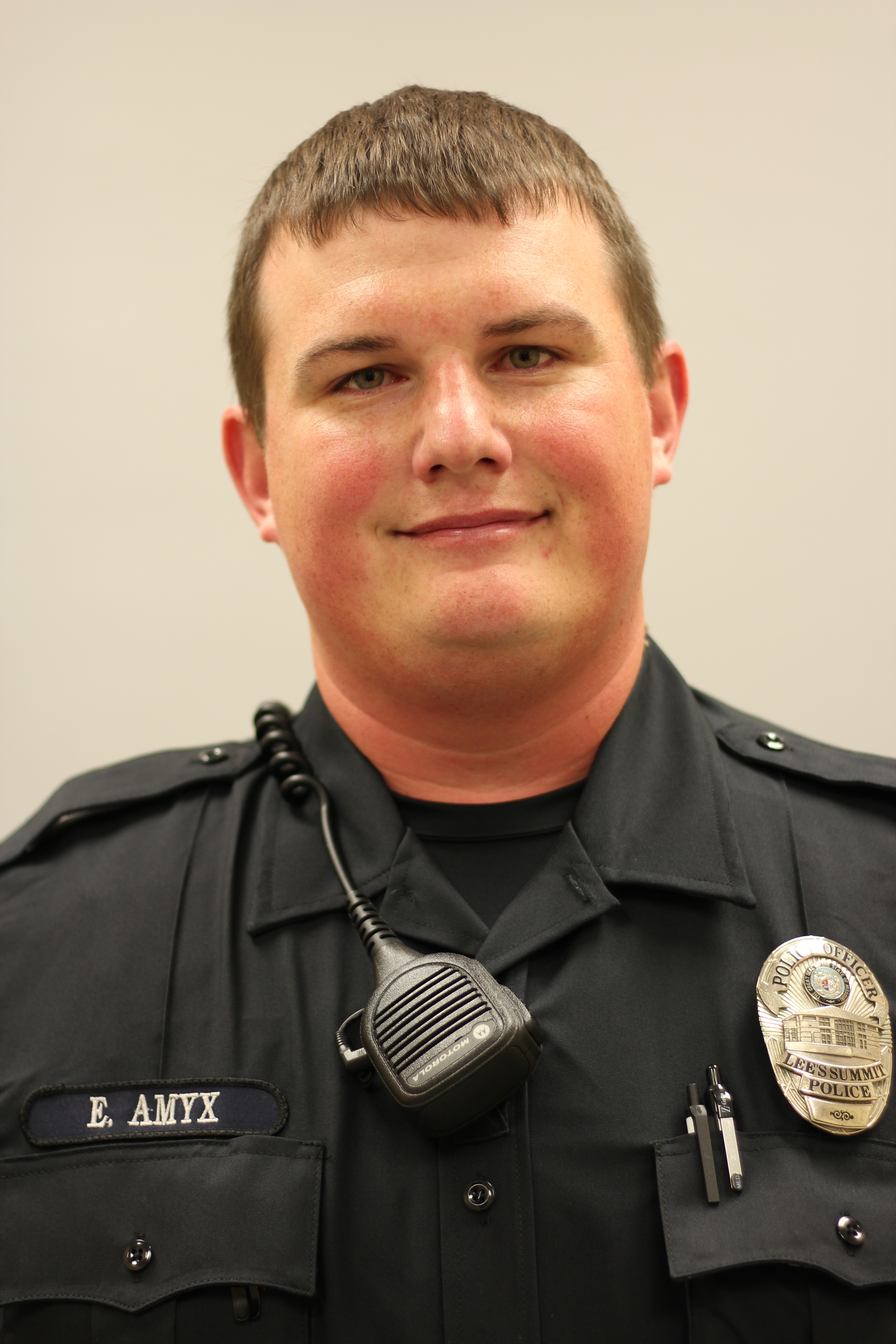 Image of Summit Lakes Middle School Resource Officer Clarinda Woods.